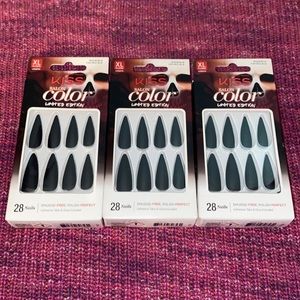 Kiss Halloween press-on stiletto nails - matte black stiletto XL - 2 sets